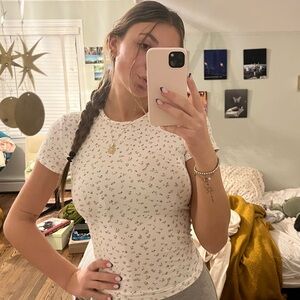 Super cute edikted top🌷
Worn Once!